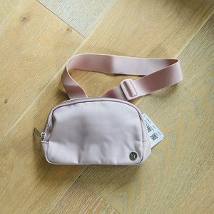 Lululemon Everywhere Belt Bag.